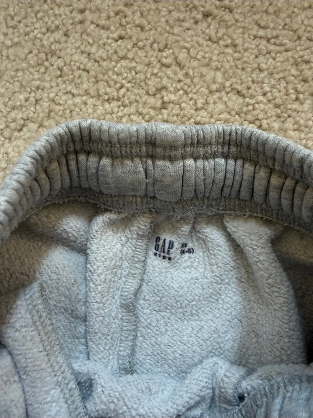Lot of 2 GAP Kids Sweatpants in Black & Light Gray XS (4-5)